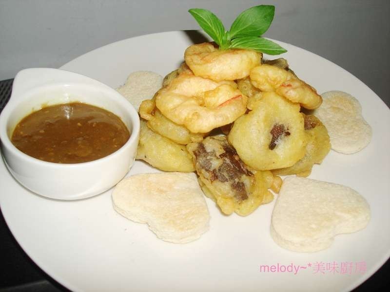 『谷盛绿咖哩』咖哩佐鲜菇虾球炸物的做法