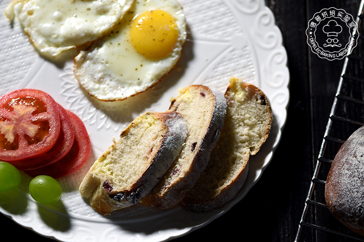 蔓越莓乳酪软欧的做法