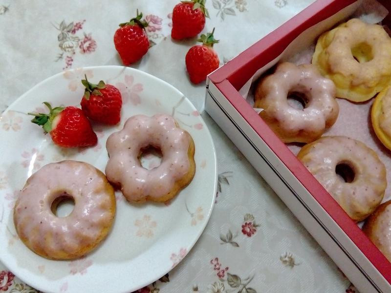 草莓甜甜圈的做法