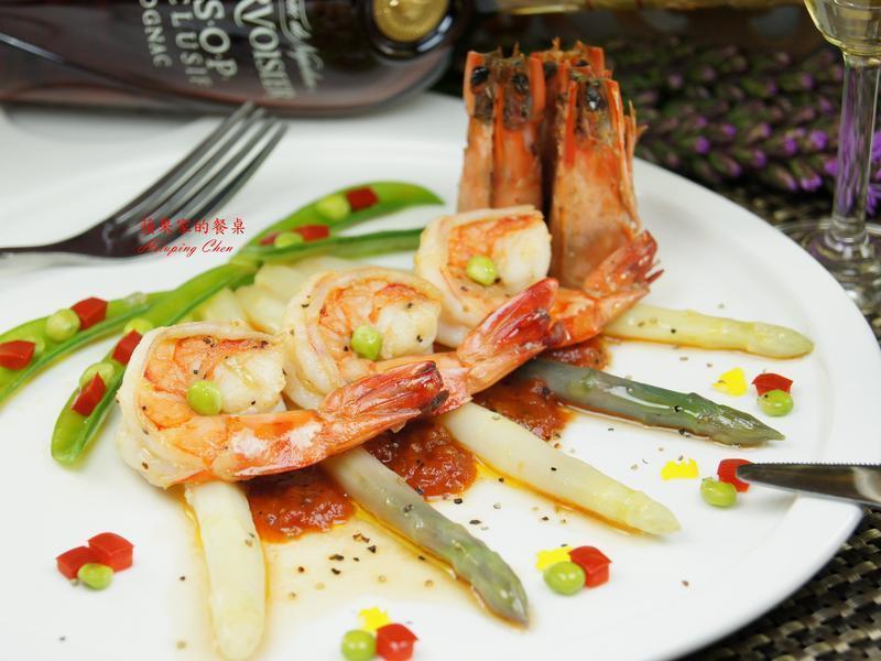 白芦笋鲜虾-佐茄汁酱的做法