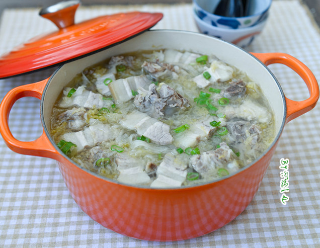 脊骨白肉炖酸菜的做法