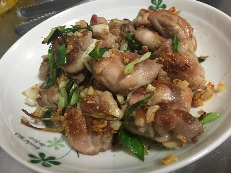 蒜香奶油鸡腿排的做法