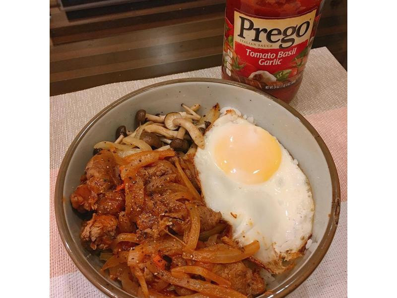 番茄罗勒牛肉丼的做法