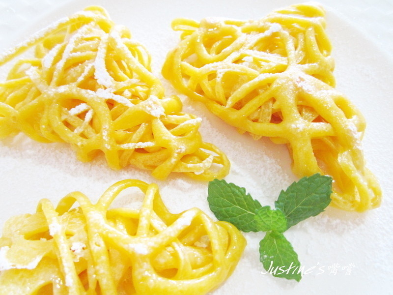 芒果椰奶网饼的做法