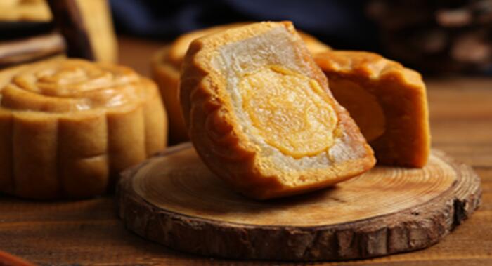 蛋黄莲蓉月饼的做法