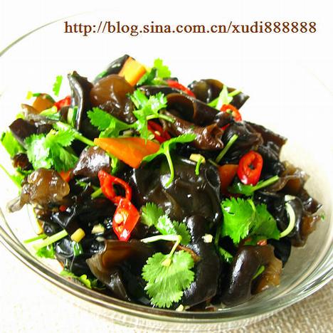 药食兼用的黑色美味--凉拌黑木耳的做法