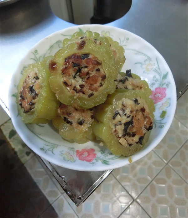 干烧蘑菇木耳苦瓜酿肉的做法