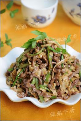 水芹千张炒牛柳的做法