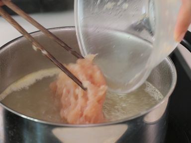 ���ض������˸�������