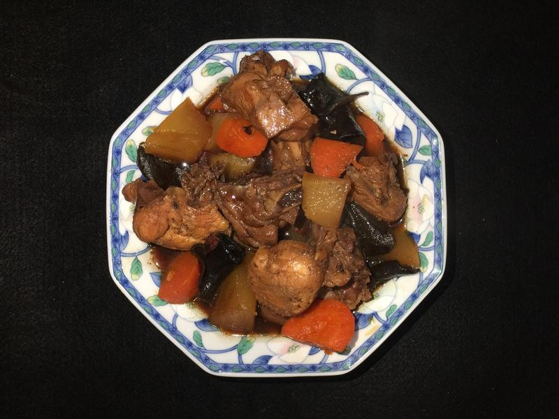 ºì°×Âܲ·ºÚľ¶úìÀ¼¦ÈâµÄ×ö·¨