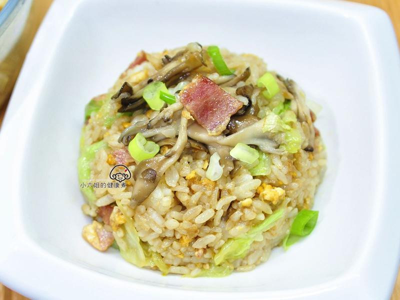 舞菇培根炒饭的做法