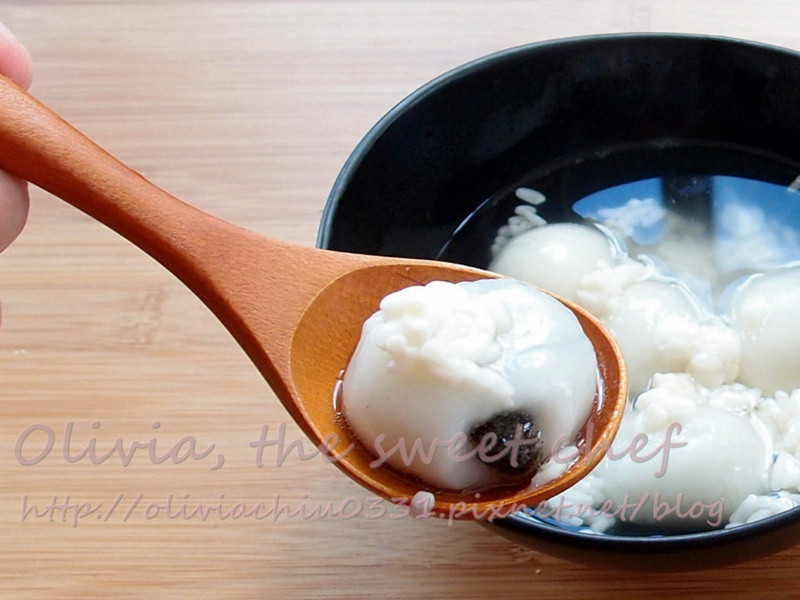 Olivia?酒酿芝麻汤圆的做法