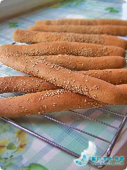 全麦芝麻棍的做法