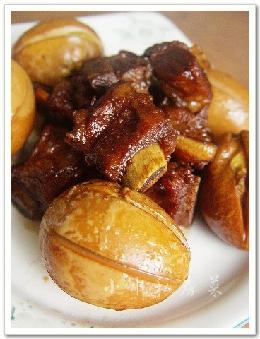 鸡蛋烧排骨的做法