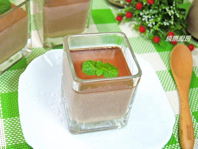 鲜奶可可布丁◎电锅的做法