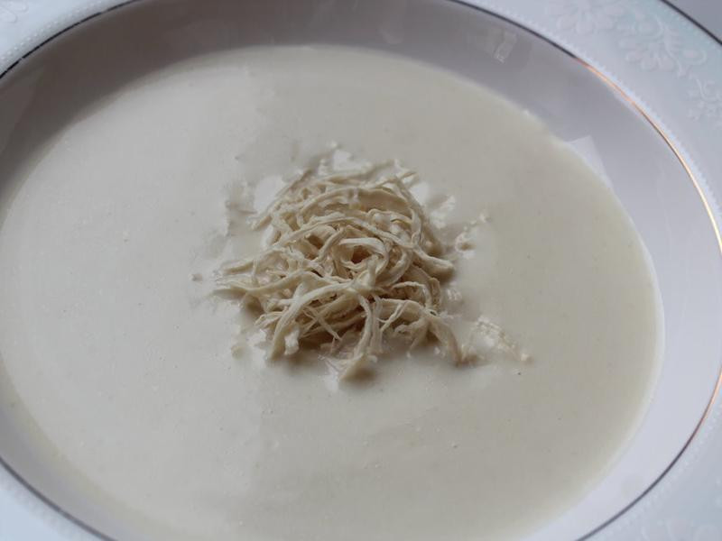 蒜香鸡丝汤的做法