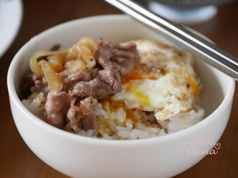 铁板月见牛肉丼的做法