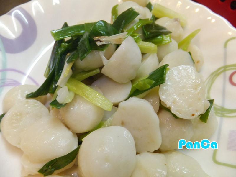 葱爆虱目鱼丸【便当料理】。胖卡瘦不了食谱的做法