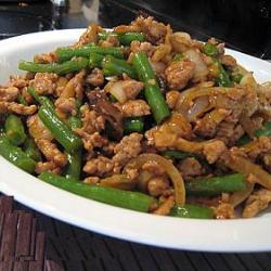 榨菜云耳炒豆角的做法