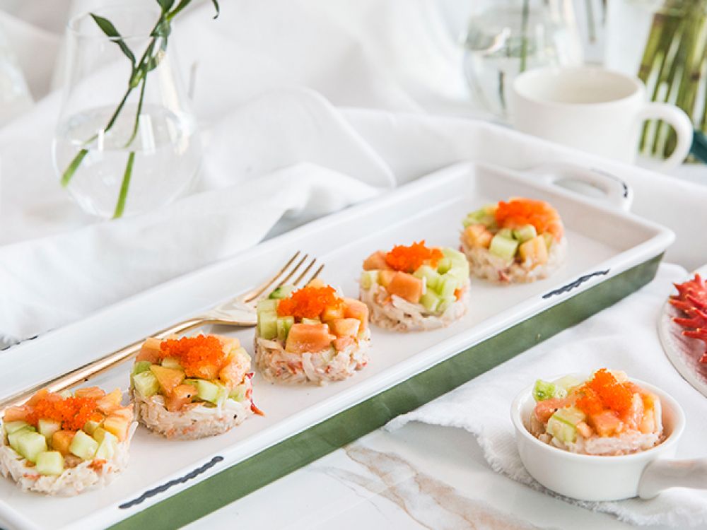 蟹腿肉凉拌双色瓜的做法