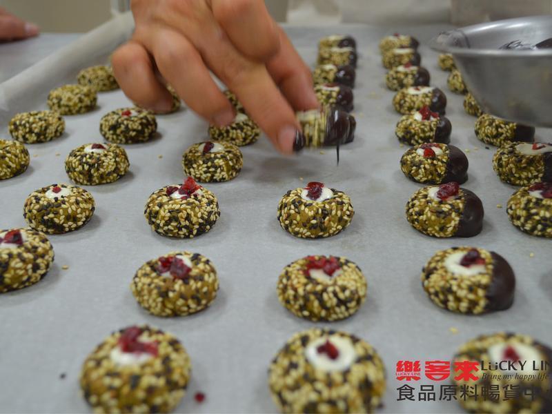 ���ֿ�����֥��Ĩ��Ĵָ���ɵ�����