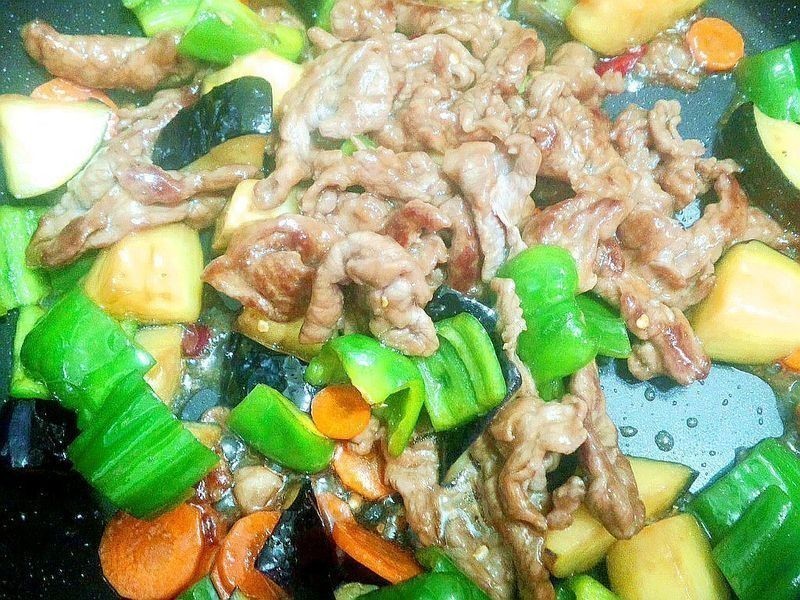 �����ཷţ��Ƭ������