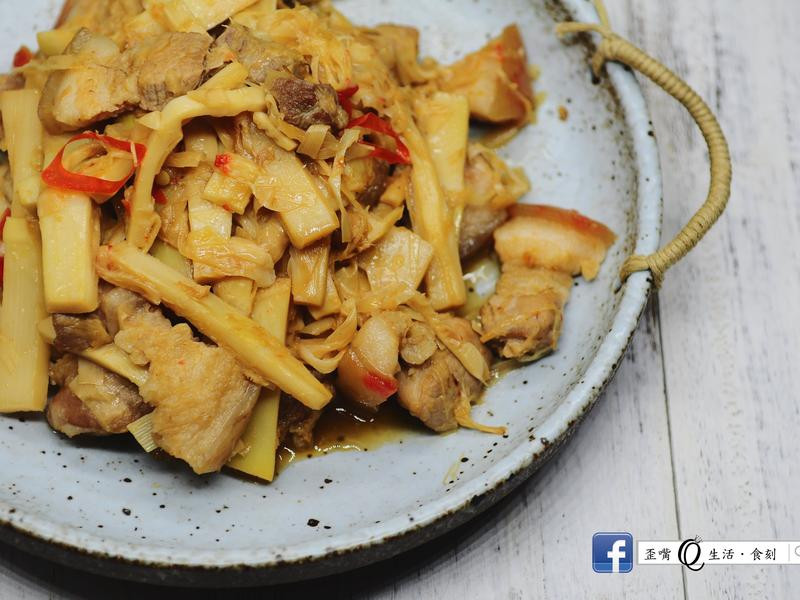 �ʳ������������