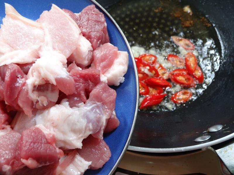 �ʳ������������