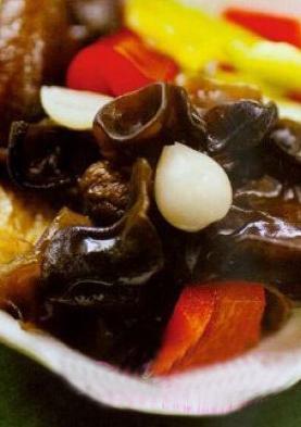 杏仁彩椒黑木耳的做法