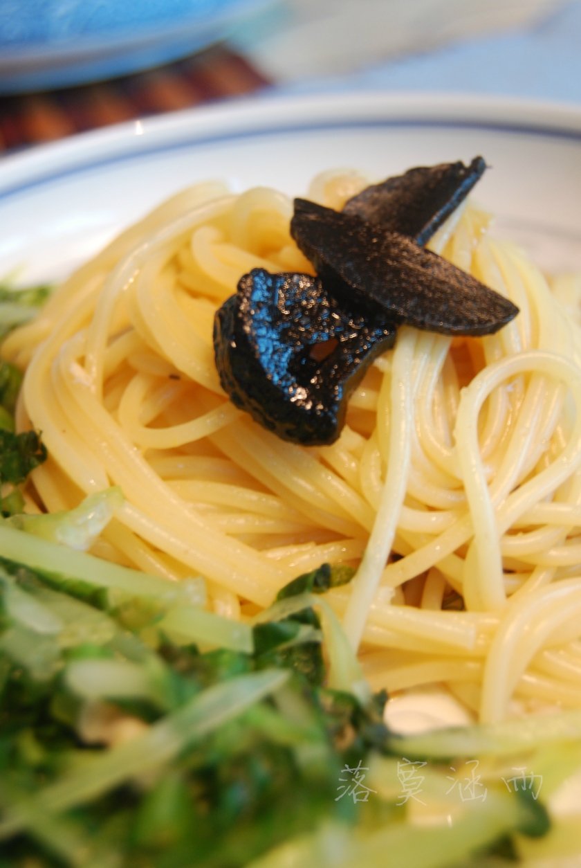 吉儿的黑蒜意面 春天的味道的做法