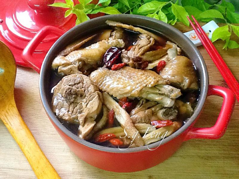 加味四物鸡汤的做法