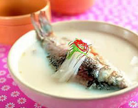 烩奶汤鲫鱼的做法