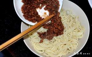 �ӽ��������