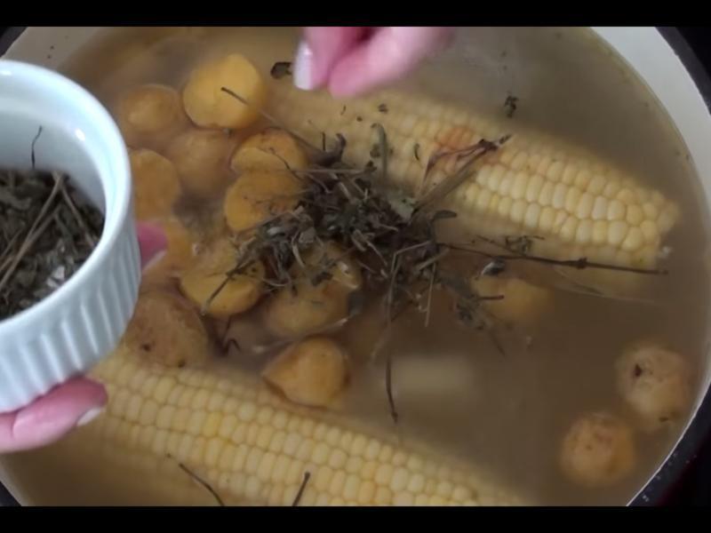 ���ױ�����������(Ajiaco)������