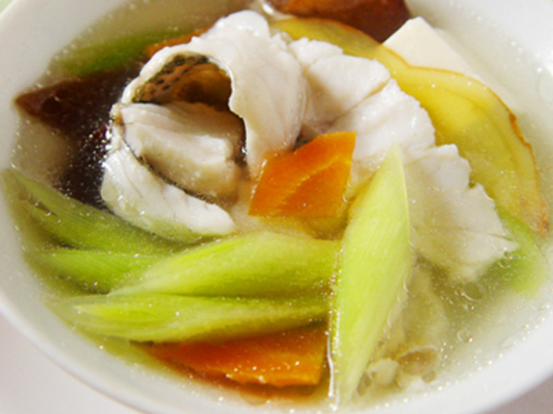 碧玉笋豆腐鱼片汤的做法