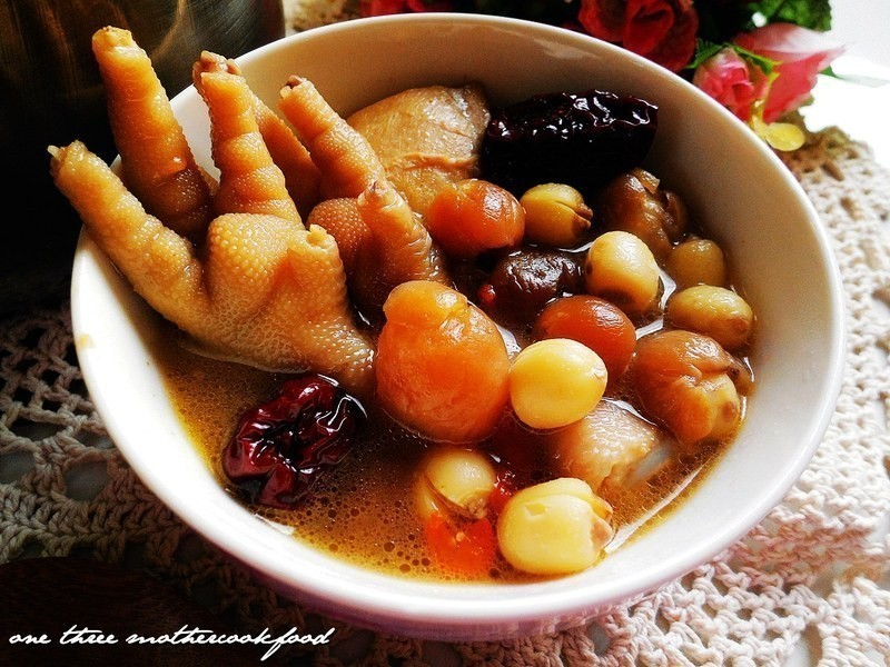 桂圆莲子鸡汤的做法