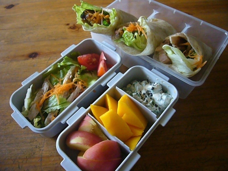 凉拌鸡肉卷&猪肉沙拉的做法