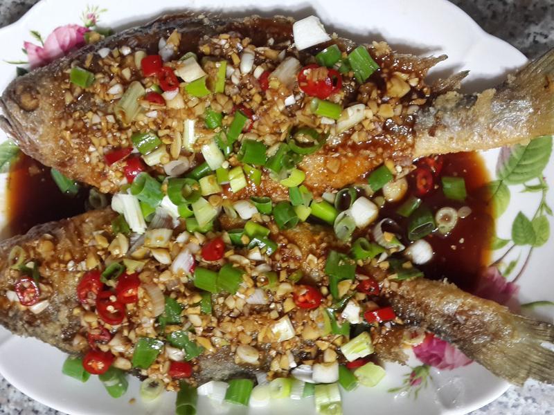 糖醋柠檬酱淋黄鱼的做法