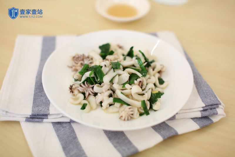 韭菜炒墨鱼仔的做法