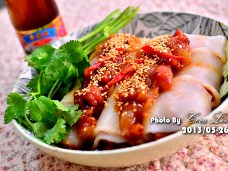 【李锦记125周年旧庄特级蚝油】叉烧香肠蒸河粉的做法