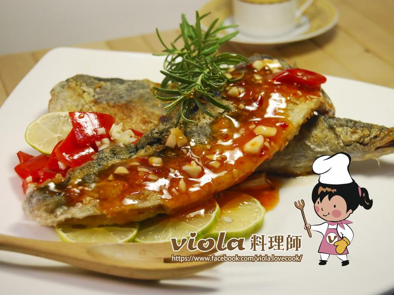 香煎鲭鱼佐泰式鸡酱的做法