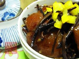 干蕨菜炖肉皮的做法