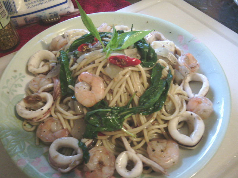 海鲜墨鱼义大利面(辣)的做法