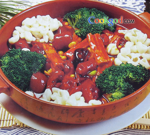 特色酒窝炖猪尾的做法