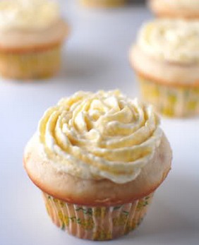 芒果鲜奶纸杯蛋糕的做法