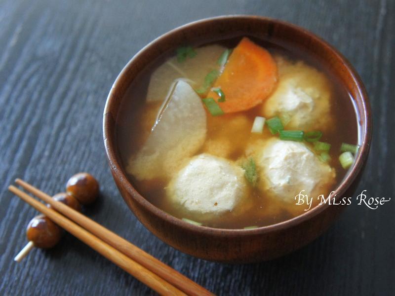 鸡肉丸子味噌汤的做法