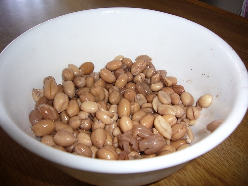 超级简单的煮五香花生米的做法