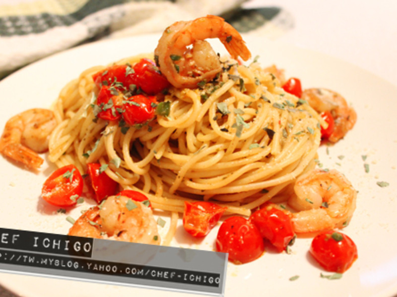 鲜虾青酱番茄义大利面的做法