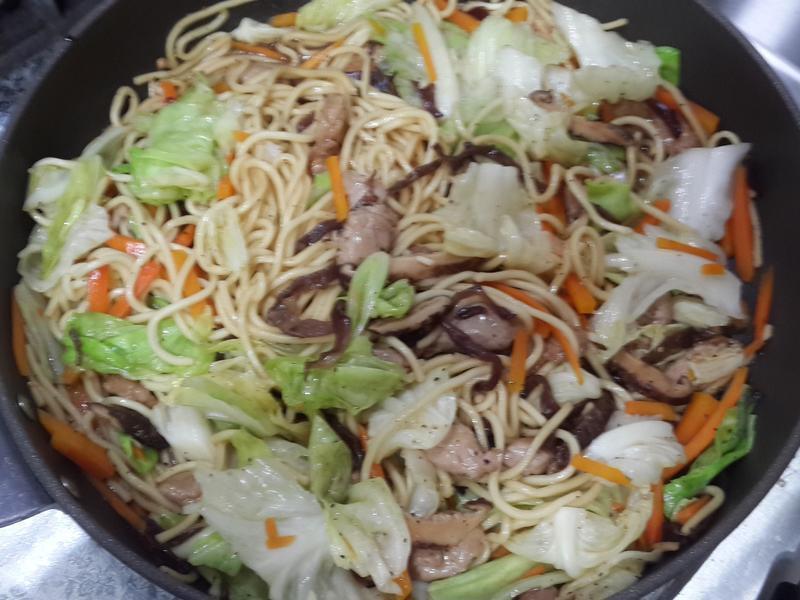 黑胡椒猪肉炒面的做法