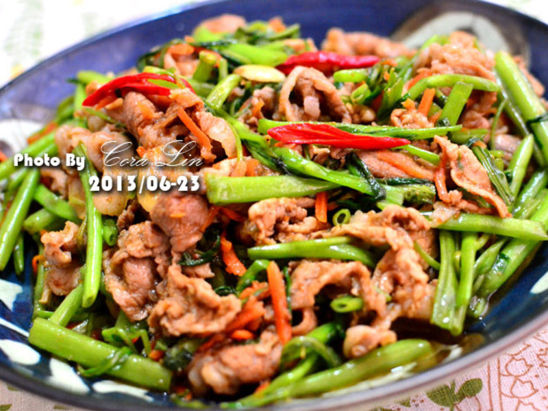 沙茶空心菜炒五花肉片的做法